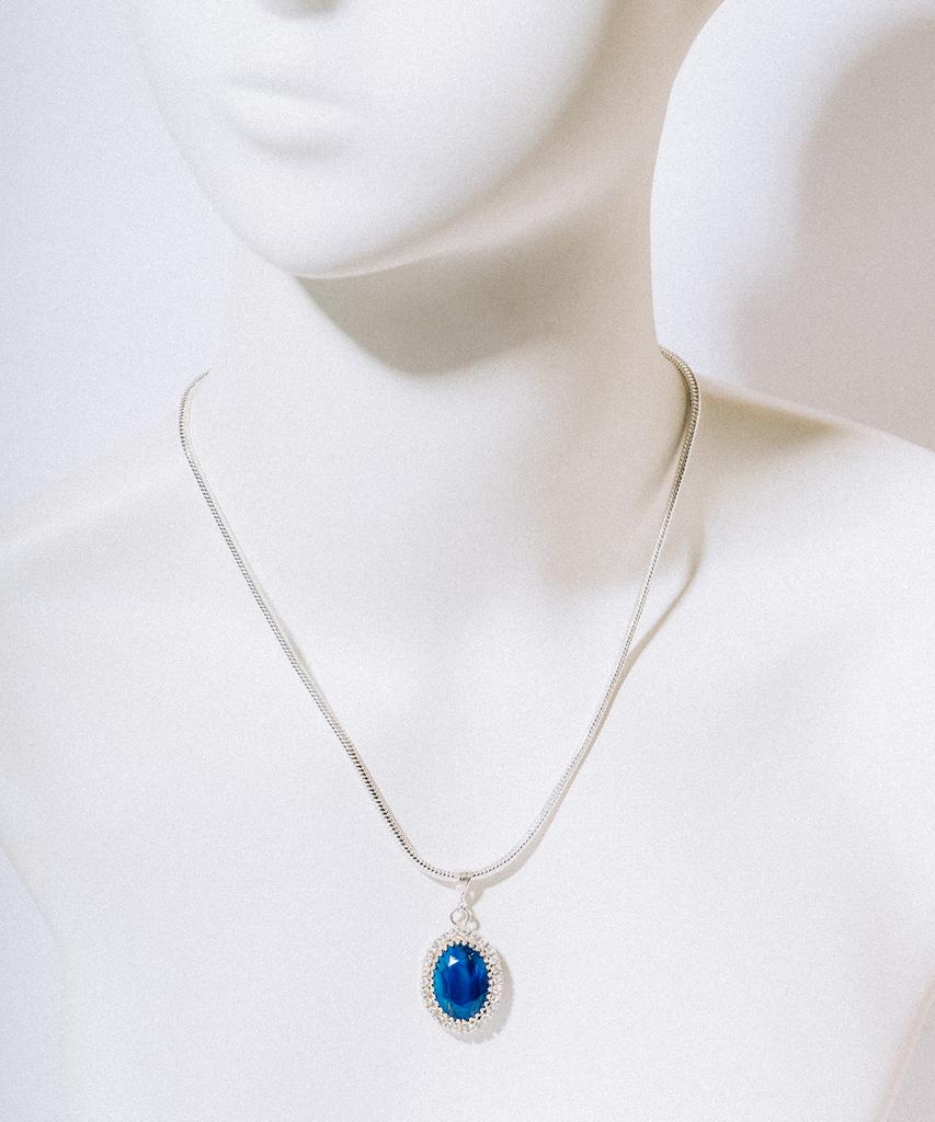 Armo Marvel Crystal Necklace (Blue)