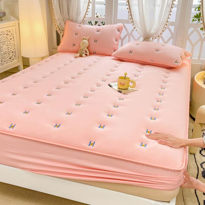 Xinjiang Cotton Quilted Breathable Fitted Sheet & Mattress Protector