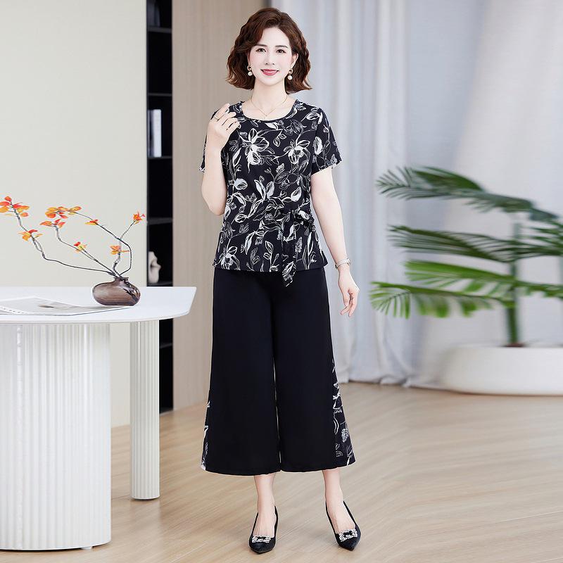 Mom's Stylish Summer Two-Piece T-Shirt Set for Middle-Aged & Elderly Women - Perfect for Mother's Day