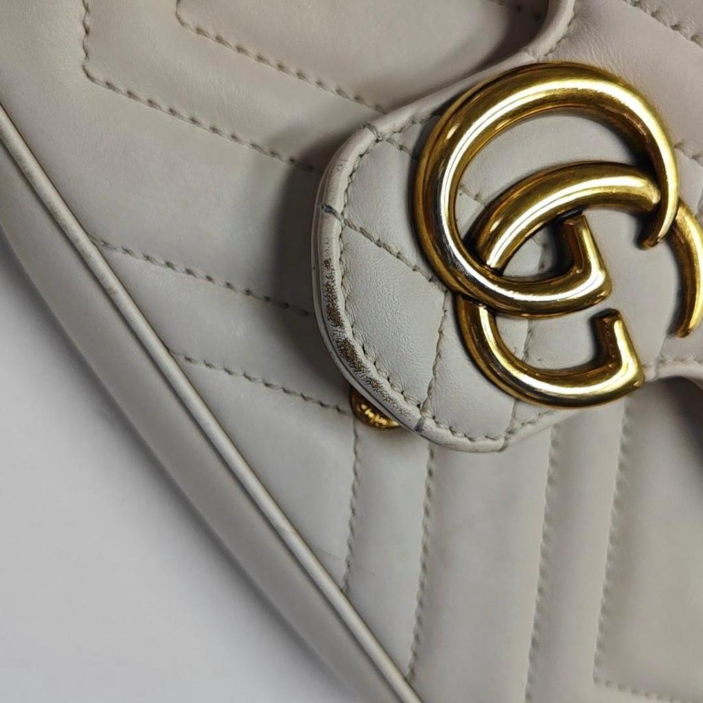 [Pre-Owned] GG Marmont Gold Logo Distressed Quilted Leather Mini Crossbody Bag - Good #1OSS75K