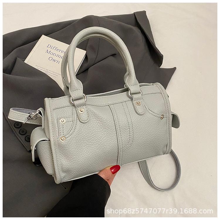 Spring New Product High-end Texture Fashionable Versatile Going Out Pillow Bag Women's 2025 New Shoulder Bag Portable Messenger Bag