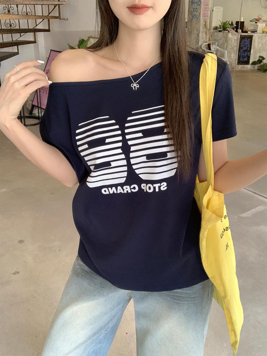 

Lazy wind letter printing design sense summer slanted shoulder niche non-collision American versatile casual top women XL Темно-синій