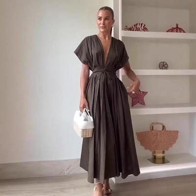 Europäische & Amerikanische Damenmode Plissiertes Taillenkleid mit Überschnittenen Schultern