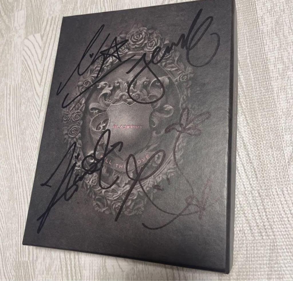 [USED] Black Pink autographed album