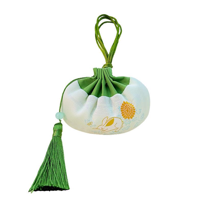 Vintage Court Animal Tassel Sachet Pendant: Empty Hanfu-Style Pouch