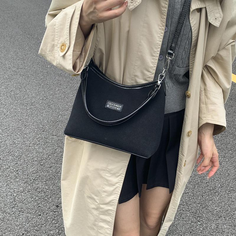 Retro bag women's large-capacity new autumn and winter casual messenger bag single shoulder underarm commuter bucket bag