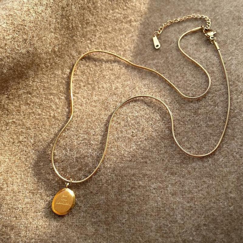 Titanium Steel Necklace Layering Choker Elegant Fashion Golden Jewelry for Women