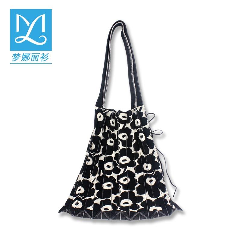 Spring Summer Shoulder Bag for Women Large Capacity Pleated Folding Organ Bag for College Students Knitting for Women