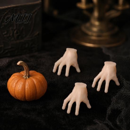 Halloween Crafting Supplies Mini Crawling Hand Ornaments, Realistic Palm Decor Props, Spooky Ornaments Props for Haunted House Party Micro Landscape