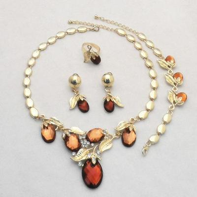 Elegantes Hochzeitsschmuckset: Halskette, Ohrringe, Armband & Ring - Perfekt für europäische & amerikanische Mode-Abendkleider.