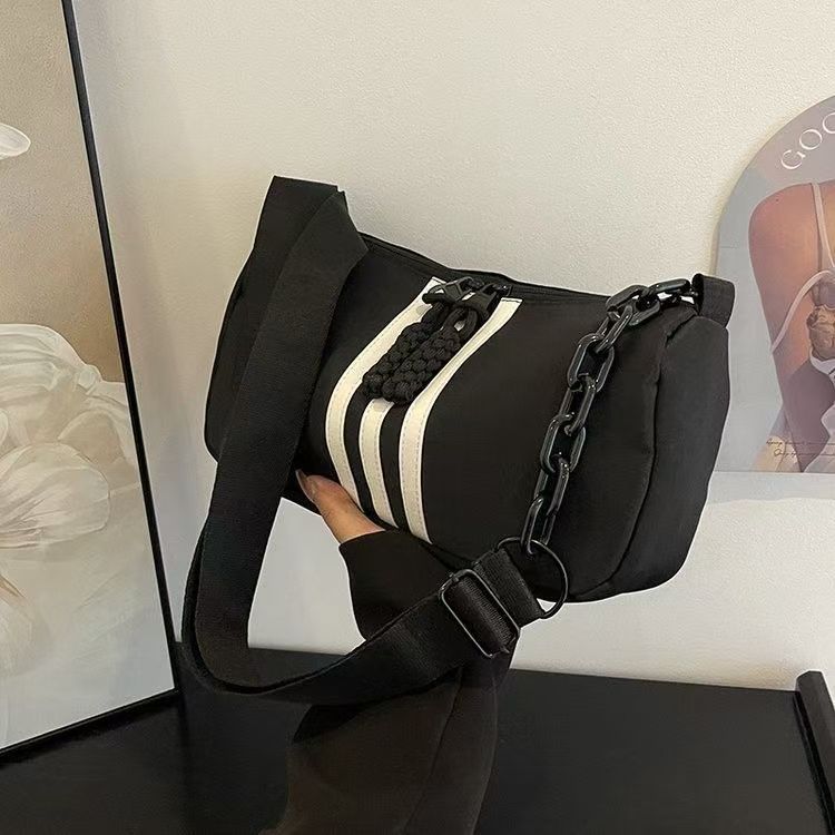 

2 New Crossbody Pillow Bag Beautiful Shoulder Bag Casual Fashion Personalized Women s Bag Trendy Underarm Bag чёрный