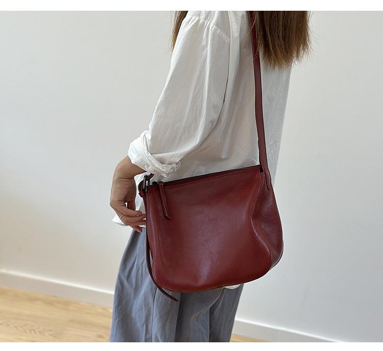 Japanischepflanzlich gegerbte Leder Crossbody-Tasche für Damen - Lässiger Stil Schulter-Handtasche, Echtes Leder, Hochwertiges Eimerdesign (Modell 2025).