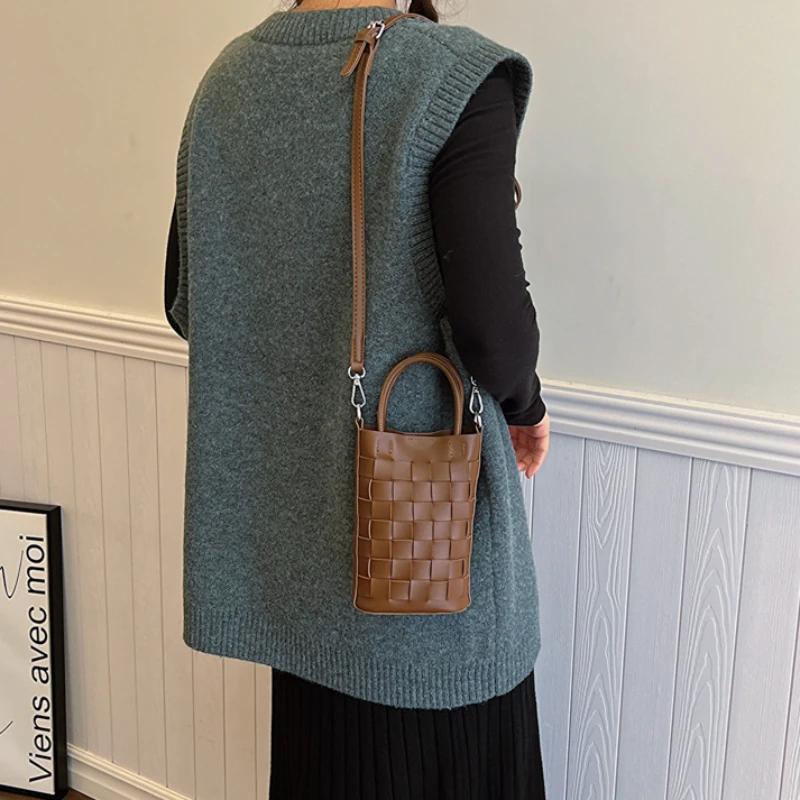 Fashionable Woven Tote Bag for Women Versatile Designer Crossbody Purse and Handbag