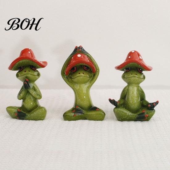 Exquisite Resin Crafts Yoga Mushroom Frog Figurine, Creative Statue, Cute Sitting Small Entrance Hall Decor Green Ornament for Home Office Shelf