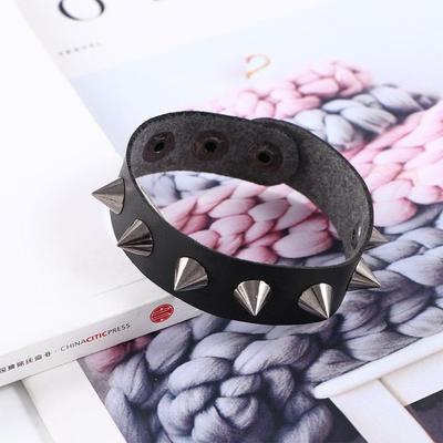 Cool Adjustable Unisex Alloy Punk Male One-row PU Leather Bangles Rivet Bracelets Wristband Jewelry