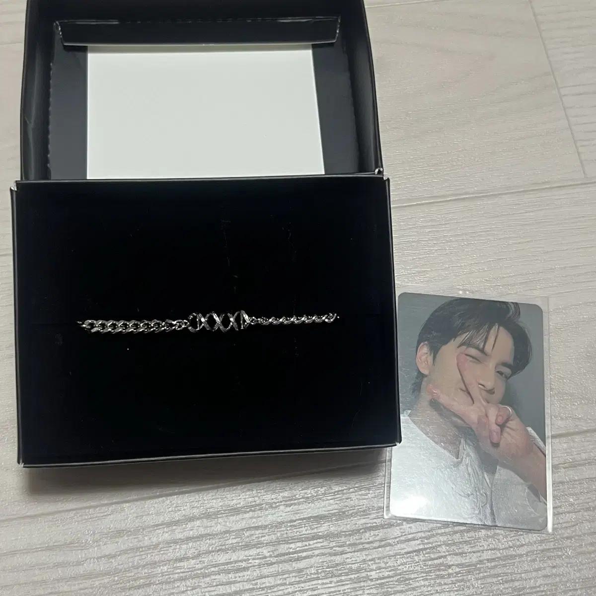 

Браслет Boys Generation Md Young Hoon