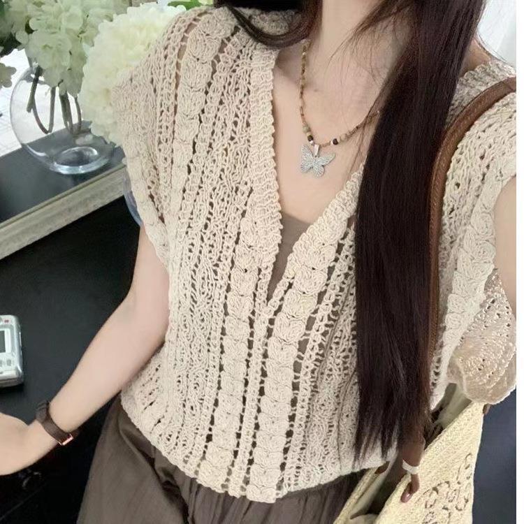 Hollow Hook Flower V-neck Vest Knitted Sweater for Women's Summer Design Short Style Sun Resistant Sleeveless Top for External Wear