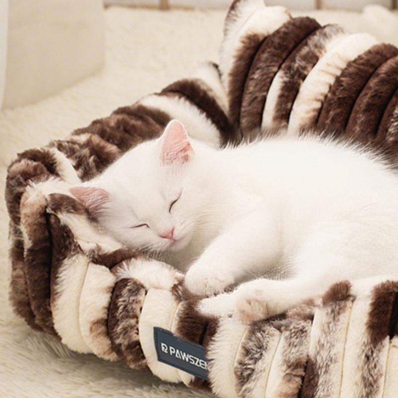 Large Plush Cat Sofa Pet Bed Cozy Soft Dogs House for Small Dogs Warm Cat Villa Mats Pet Items