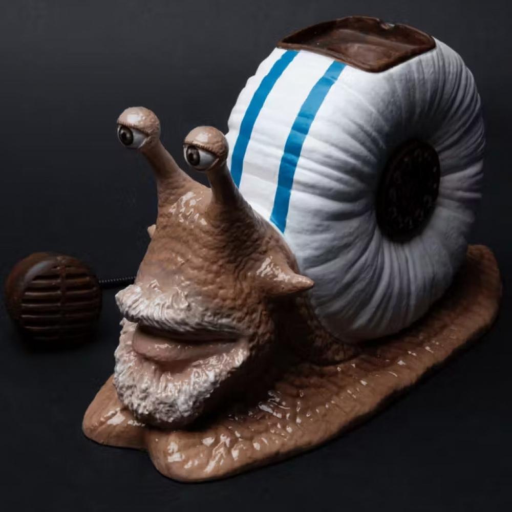 

One Piece One Piece Netflix Coin Bank Transponder Snail Garp