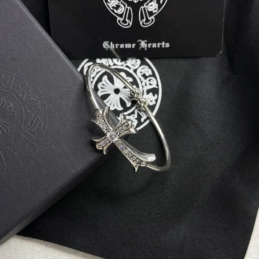 Offenes Armband Herren und Damen Trendig Vielseitig Klassisch Kreuz Blume Retro Armband