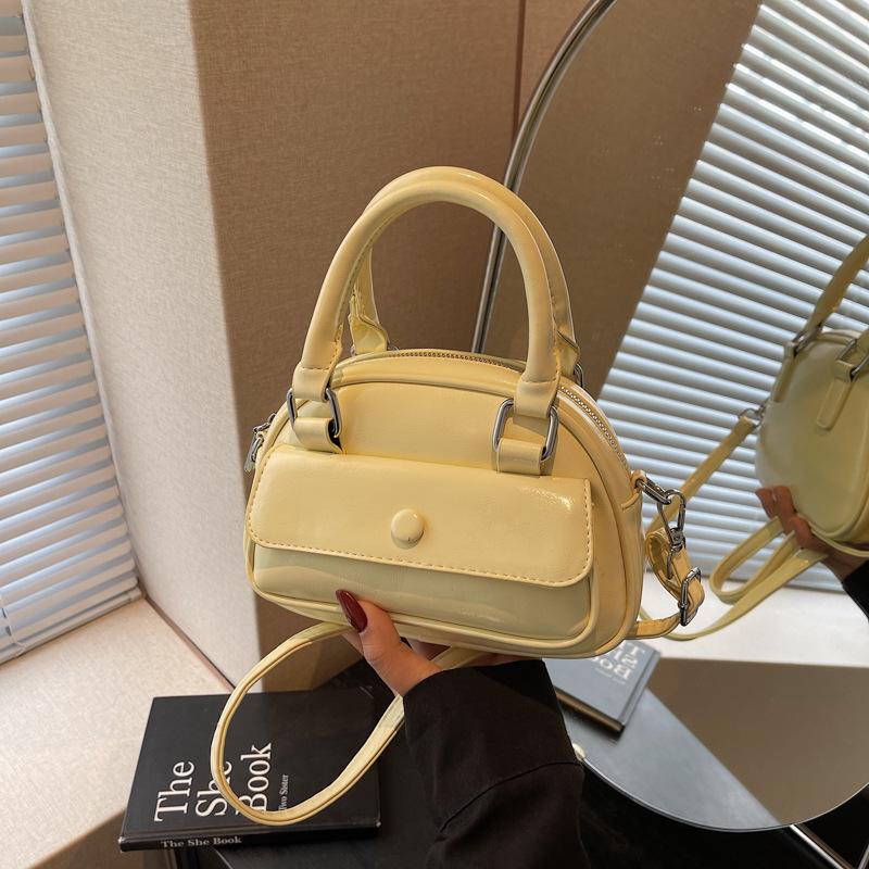 Summer messenger bag women's new portable small bag niche design shoulder pillow bag