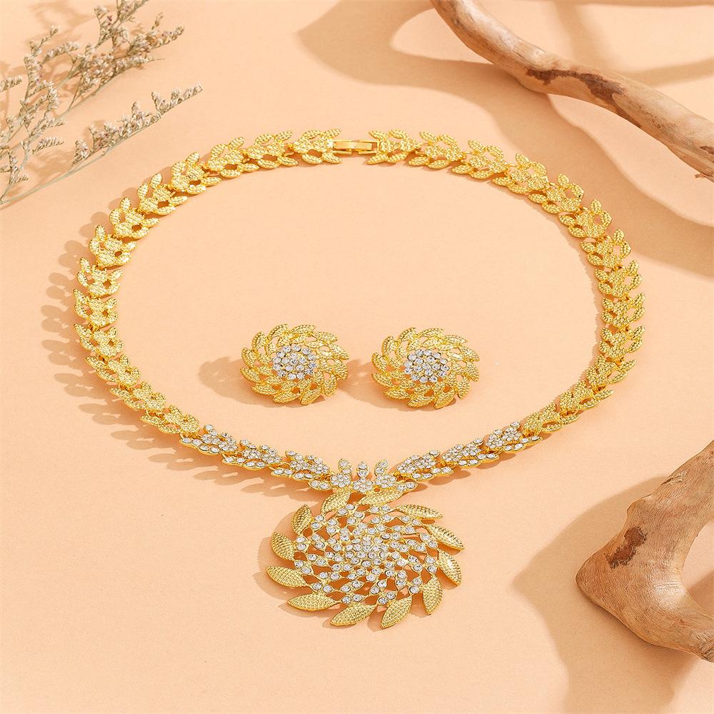 European and American Bridal Necklace Set Sun Noble Gold Dress Earrings Accessories