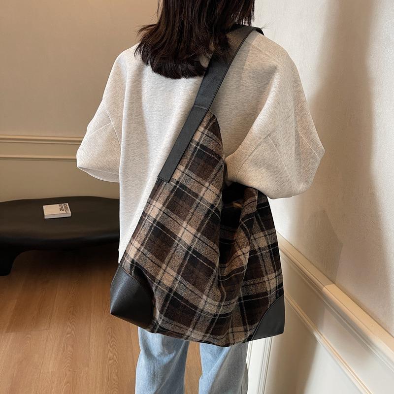 Retro handbag bag autumn new cartoon Mickey Tote large capacity lazy commuter shoulder bag