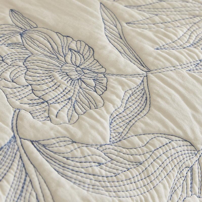 French Retro Cotton Sofa Cushion, Advanced Embroidery, All-Season Non-Slip Seat Cushion Cover, All-Inclusive Universal Cover Cloth Towel Cover