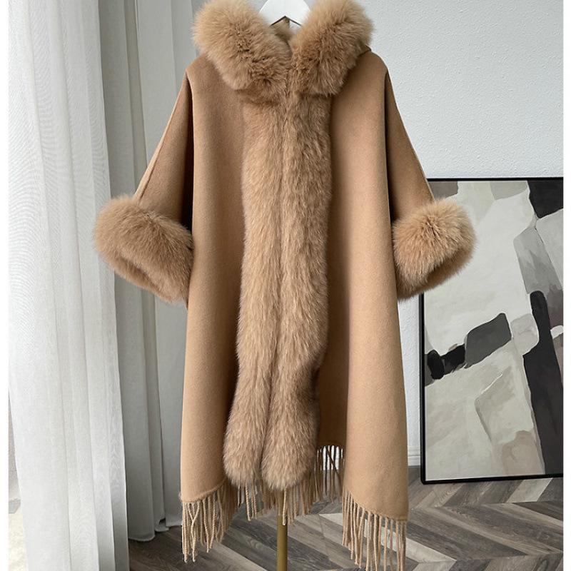 

Стильное бархатное пальто-накидка с капюшоном и кисточками на осень/зиму One size