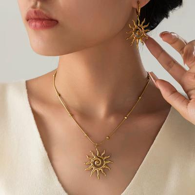 Colar Pingente Formato Sol Chic Vintage Aço Inoxidável Declaração Dourado Bijuteria Moda Presente