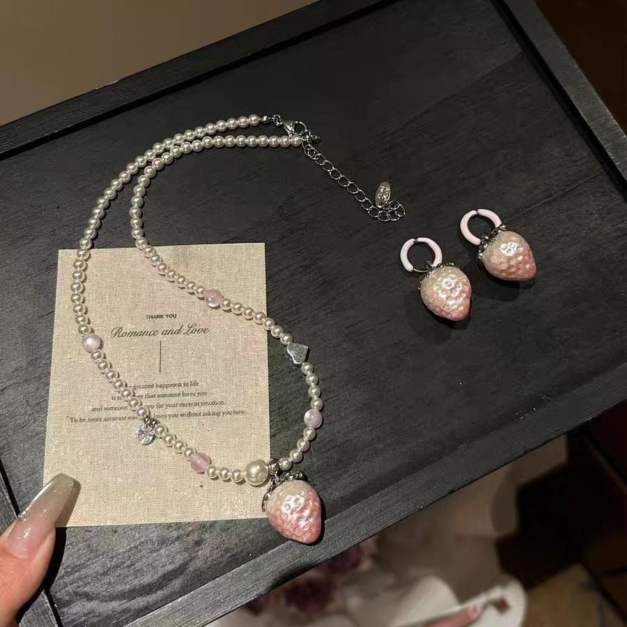 [Cream Strawberry] Sweet Pink Strawberry Pendant Earrings Necklace Set Niche Clavicle Chain Exquisite Accessories