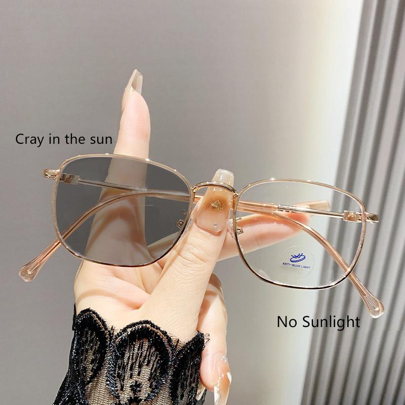 

New Style Lightweight Photosensitive Color-changing Reading Glasses Anti-blue Light High-definition Portable 011 0