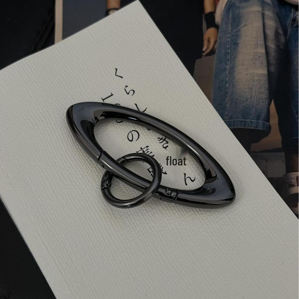 Ovaler Schlüsselanhänger: Trendiger Karabiner-Design-Anhänger - Hochwertiges Hüftaccessoire