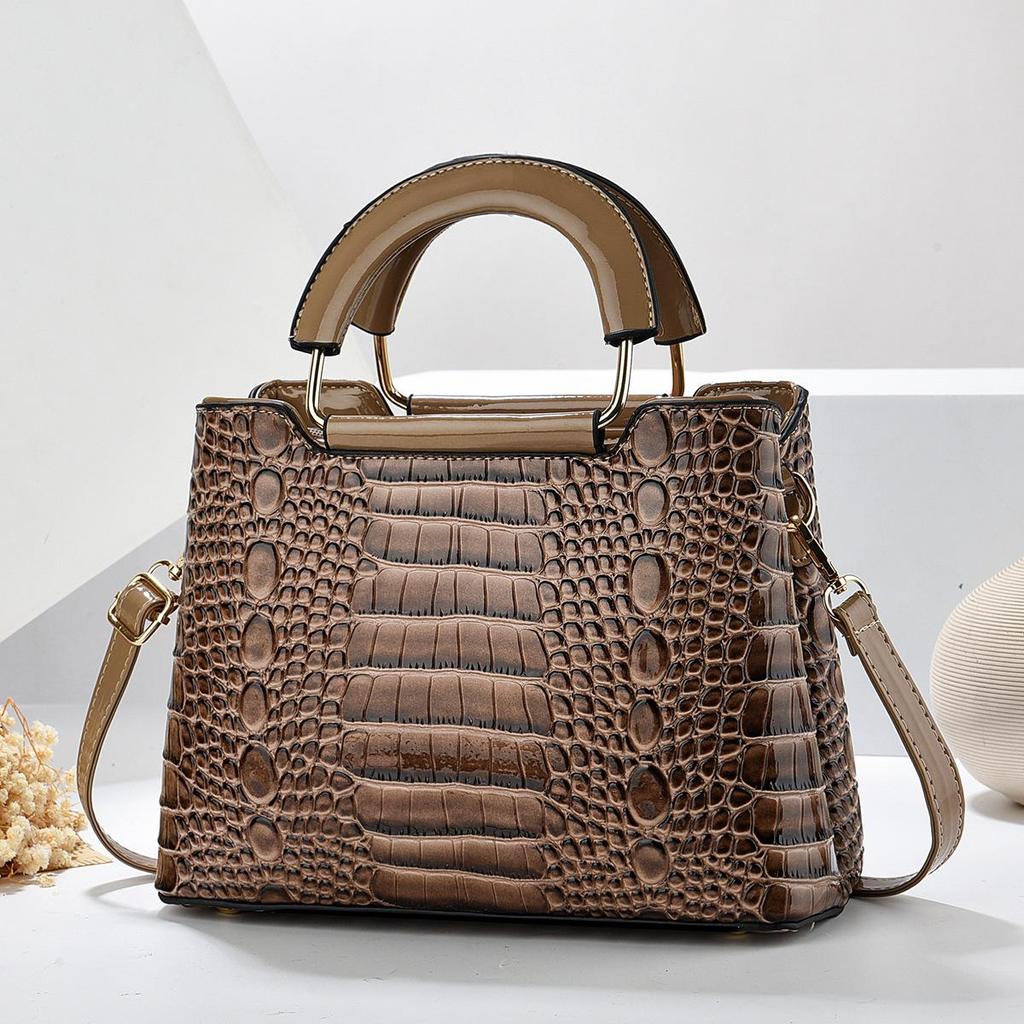 Borsa a mano versatile moda estiva da donna a spalla singola crossbody borsa grande nuovo stile per donna