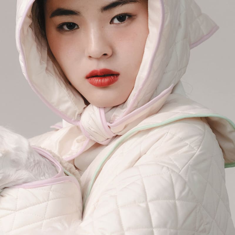 

GAYEON LEE LALA Стеганый капюшон-Слоновая кость ONE