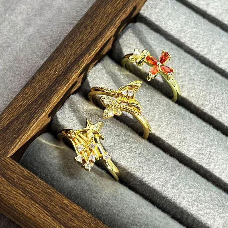Temperament Golden Star Butterfly Opening Ring Female Court Style Light Luxury Retro Fashion Versatile Design Ring Tide