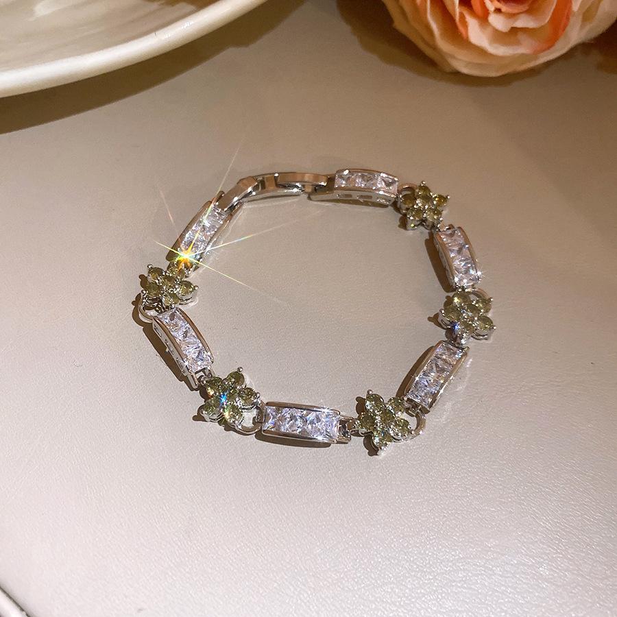 High-End Floral Zirconia Flower Clasp Bracelet - Elegant, Unique Design for Women