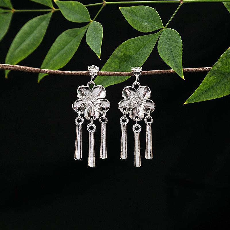 European and American cross-border ethnic style geometric fringed ear clips, Miao Yin retro and elegant minority earrings without piercings, women