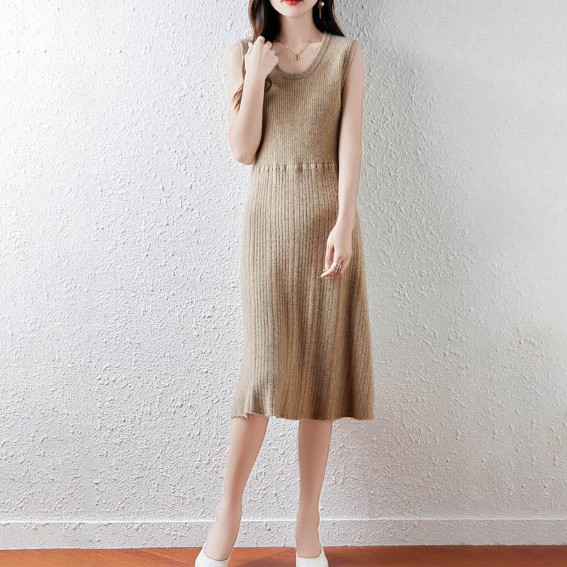 Autumn/Winter U-neck Waist-cinching Sleeveless 100% Pure Wool Vest Dress - Elegant, Fashionable, Slimming, Solid Color.