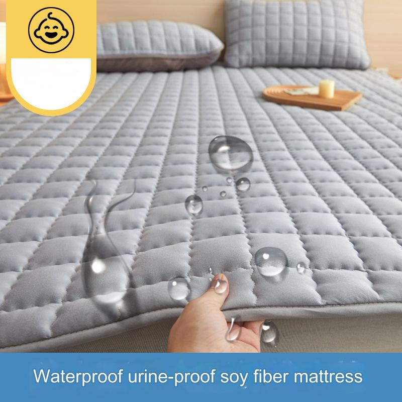 Deluxe Hypoallergenic Mattress Protector Deep Pocket,Quilted and Soft,for Comfortable Sleep in Bedroom or Guest Room
