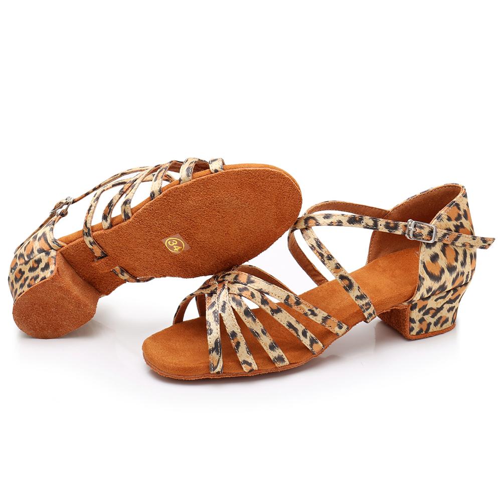 Chaussures de Danse Latine pour Enfants Talon Bas 3.5cm Filles Entraînement Salle de Bal Semelle Souple Chaussures de Danse
