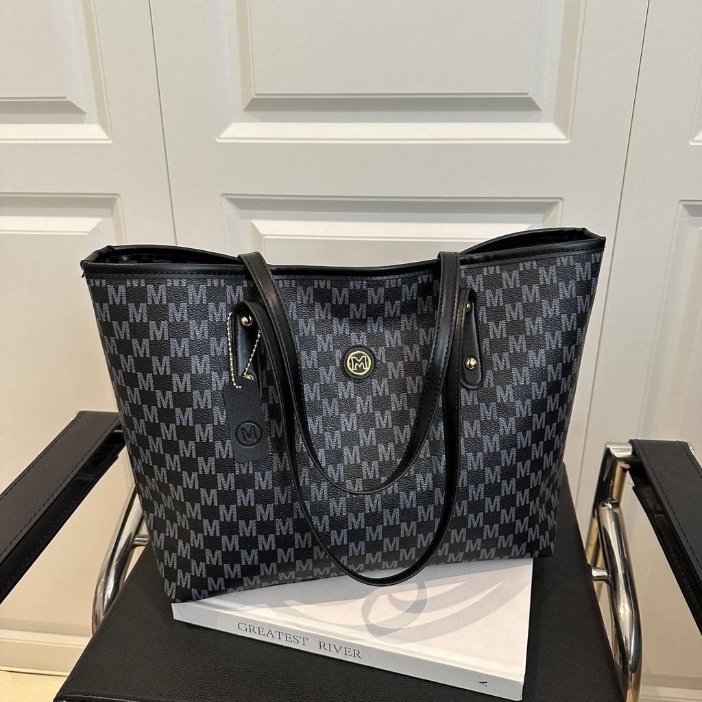 Large-capacity Commuter Tote Bag, Fashionable Printed Large Bag, Women's 2025 New College Student Class Commuter Shoulder Bag