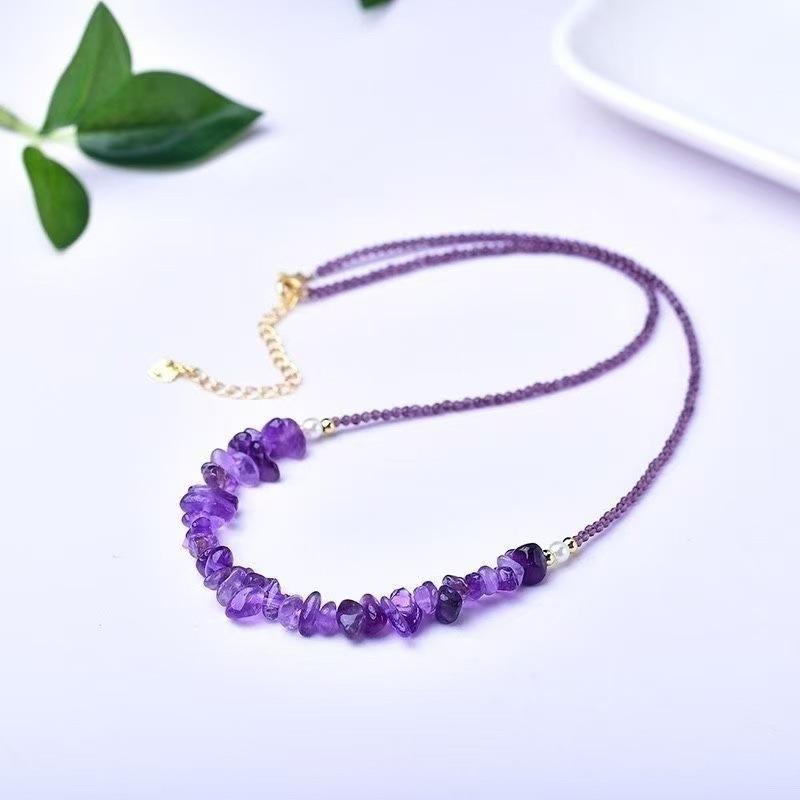 Natural strawberry crystal gravel necklace ice-through pink peach blossom strawberry crystal collarbone chain fashionable irregular and fresh