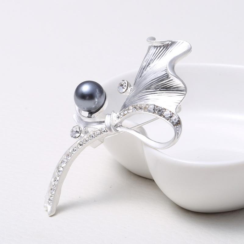 Hohe Qualität Design Einfache Wind Brosche Brust Blatt Typ Perle Brosche Mode Unregelmäßige Anlage Party Kleidung Brosche Geschenk