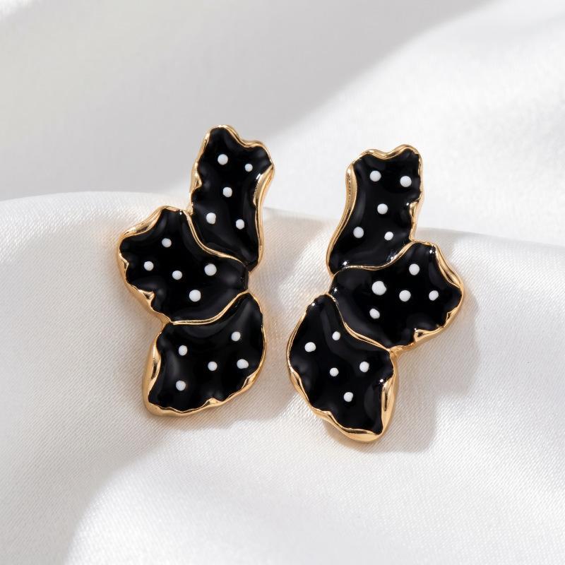 1 Pair Dripping Oil Irregular Petal Stud Earrings for Women Elegant Floral Design Anti-allergy Business Casual Wear Jewelry