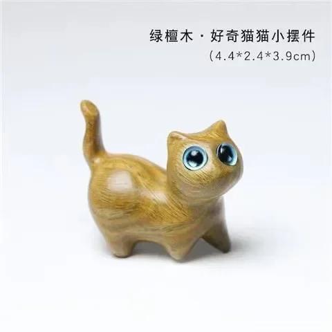Small Crafts Kawaii Cat Miniature Figurines Handmade Sandalwood Carving Kitty Sculpture Desk Ornaments Gift Home Decoration