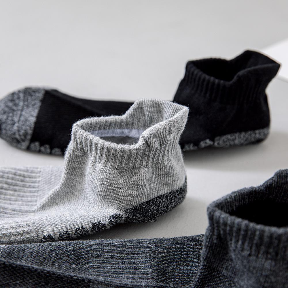Men's Breathable Cotton Sports Socks - Sweat-Absorbent Mesh for Running, Basketball, and Badminton.