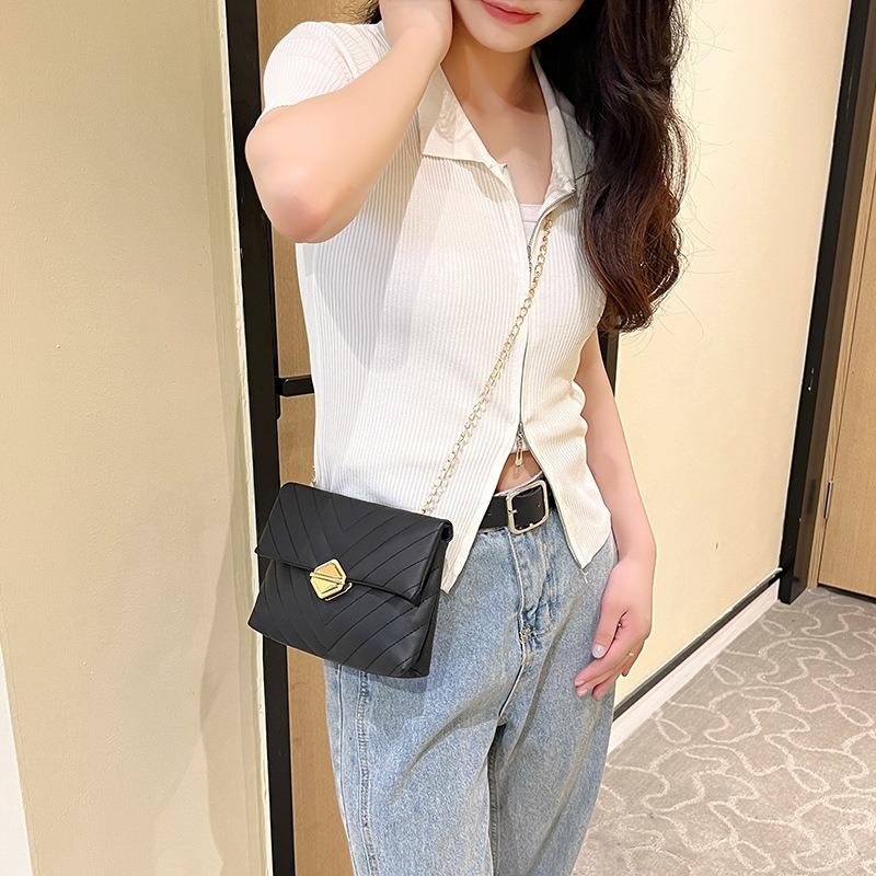 Bag Women's Fashion Pattern Hidden Buckle Shoulder Messenger Chain Paper Bag Versatile, Small Square Bag