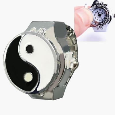 Finger-Uhrenring, dehnbar, rundes Zifferblatt, lässig, graviert, Persönlichkeit, Geschenk für Männer und Frauen, Retro-Stil, Tai-Ji-Abdeckung, Quarz-Uhrenring, Partyzubehör