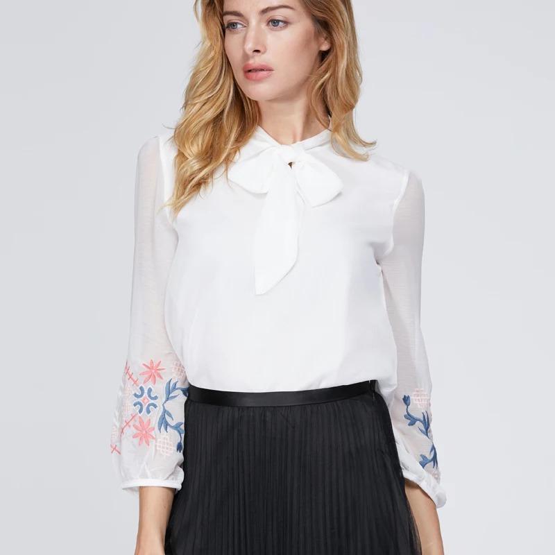 Fashion Long Sleeve Chiffon White Shirts Women Solid Embroidery Flowers Elegant Women's Blouses Vintage Lace-up Bow Collar Office Lady Tops 6056